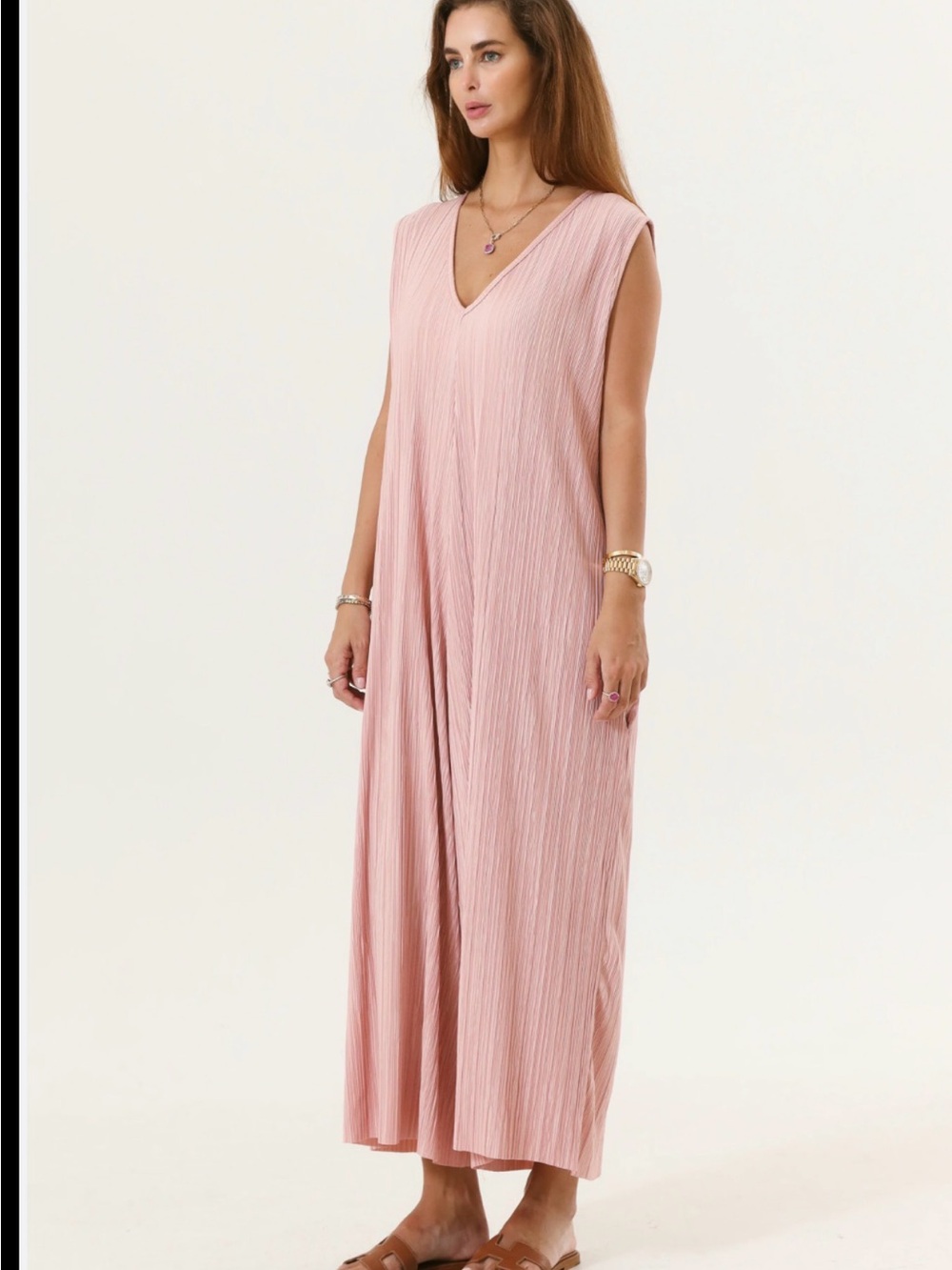 Nothing fits but sleeveless Pleated V-Neck Jumpsuit in Dusty Rose